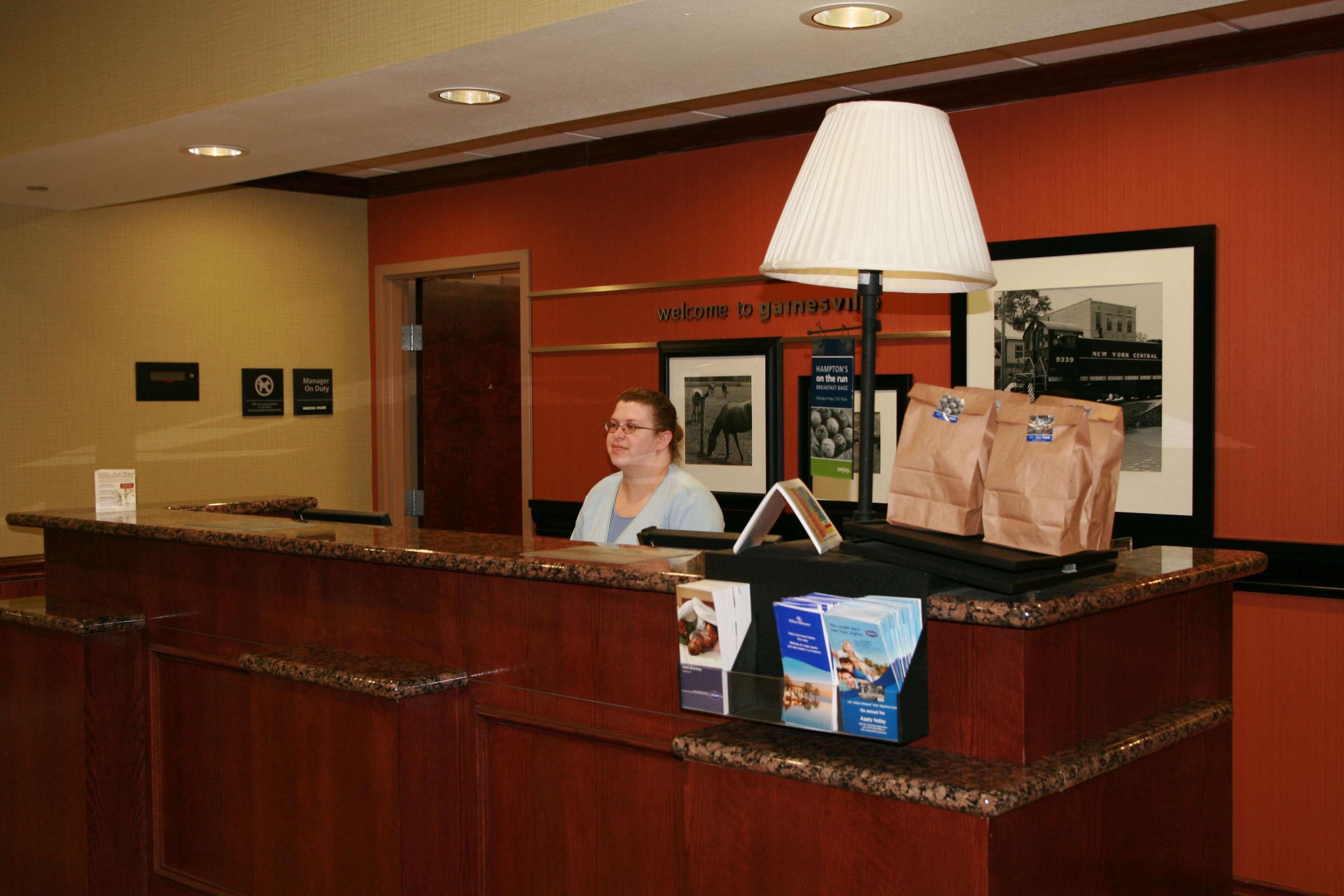 Hampton Inn & Suites Gainesville Exteriör bild